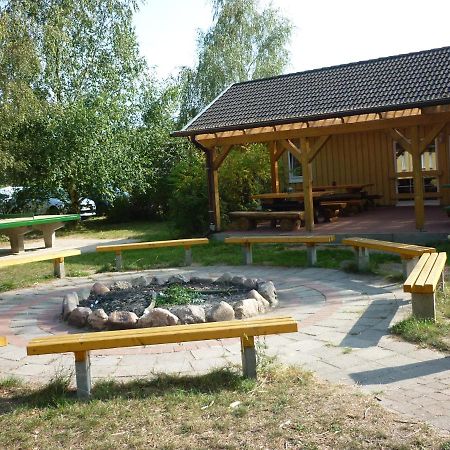 Gruppenbungalow-Waldhaus-Am Ferienpark Mirow Dış mekan fotoğraf