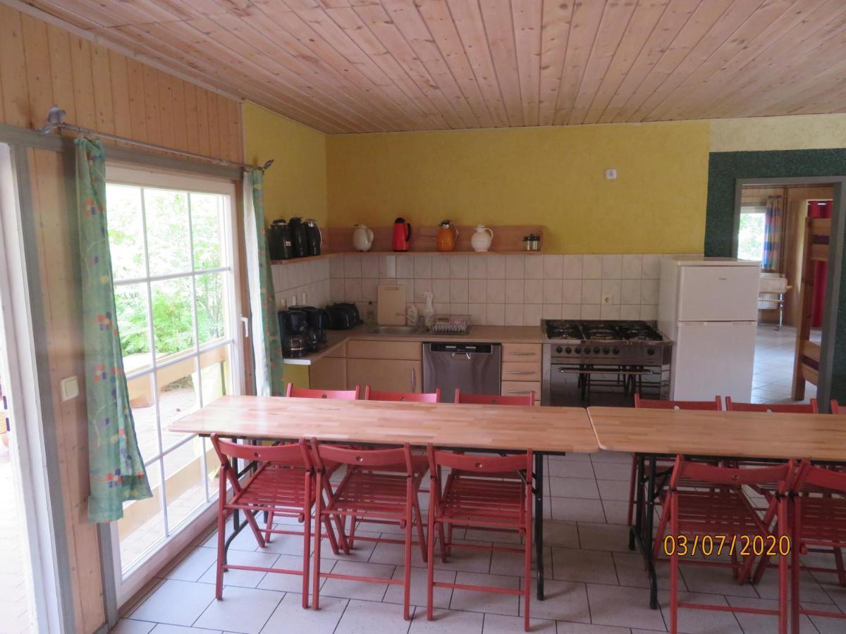 Gruppenbungalow-Waldhaus-Am Ferienpark Mirow Dış mekan fotoğraf