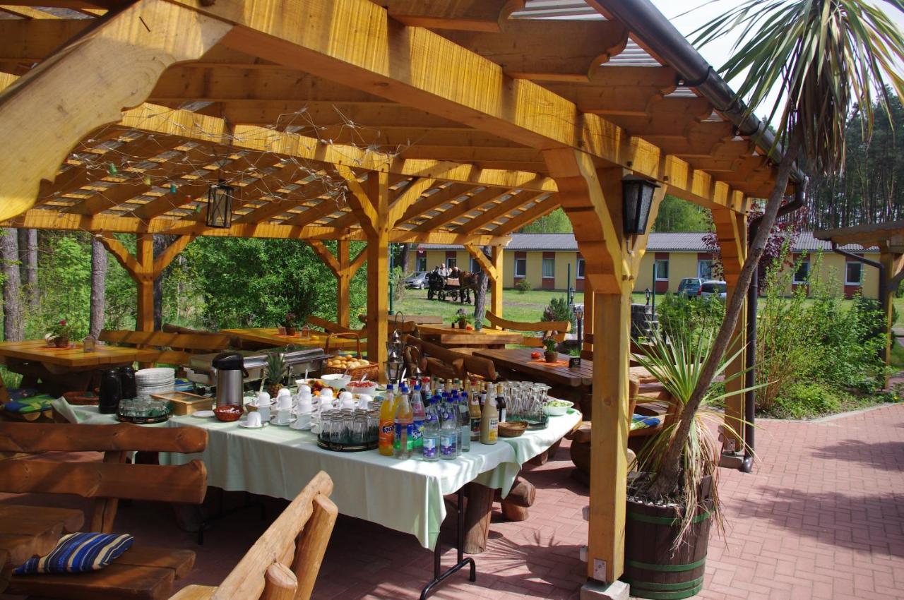 Gruppenbungalow-Waldhaus-Am Ferienpark Mirow Dış mekan fotoğraf